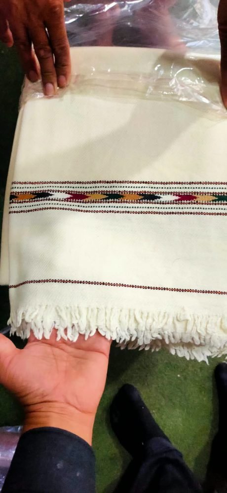 Woolen chitralli shawl 72 count